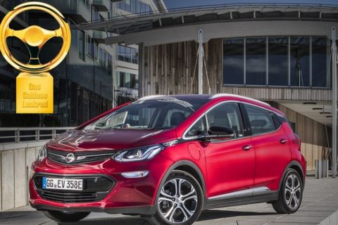 Worth its weight in gold: Citing its all-round everyday suitability, the jury awarded the Opel Ampera-e electric vehicle the Golden Steering Wheel 2017 in the small and compact car class.