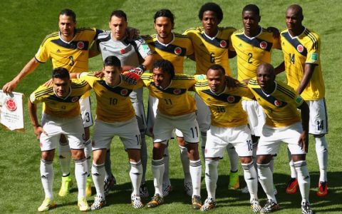 BELO HORIZONTE, BRAZIL - JUNE 14:  Colombia players pose for a team photo before the 2014 FIFA World Cup Brazil Group C match between Colombia and Greece at Estadio Mineirao on June 14, 2014 in Belo Horizonte, Brazil.  (Photo by Ian Walton/Getty Images)