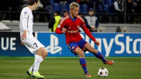 ST. PETERSBURG, RUSSIA - OCTOBER 02: Keisuke Honda of PFC CSKA Moscow controls the ball during the UEFA Champions League Group D match between PFC CSKA Moscow and FC Viktoria Plzen at the Petrovsky stadium on October 2, 2013 in St. Petersburg, Russia. (Photo by Epsilon/Getty Images)