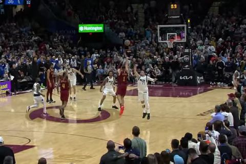 NBA: Μυθικός Στρους, εκτέλεσε τους Μάβερικς με buzzer-beater πίσω από το κέντρο με το σουτ της χρονιάς, νίκη με 121-119 των Καβαλίερς