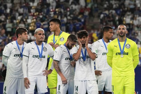 Απογοητευμένοι οι παίκτες της Παλμέιρας μετά την απώλεια του τροπαίου του Παγκοσμίου Κυπέλλου Συλλόγων απέναντι στην Τσέλσι | 12 Φεβρουαρίου 2022
