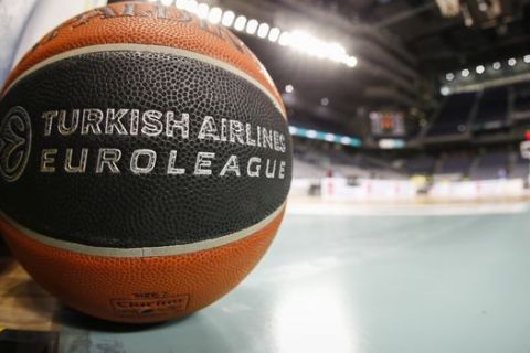 Η μπάλα της EuroLeague σε αγώνα Παναθηναϊκού - Ρεάλ το 2018