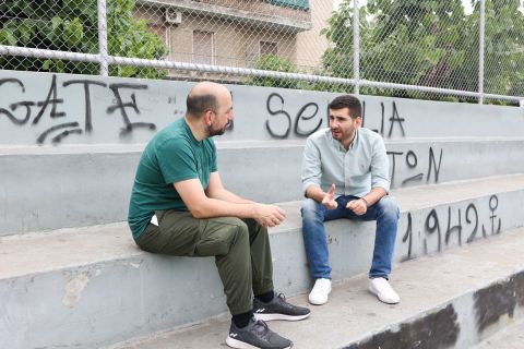 Ο Μιχάλης Μιχελάκος με τον δημοσιογράφο του SPORT24, Στέφανο Μακρή