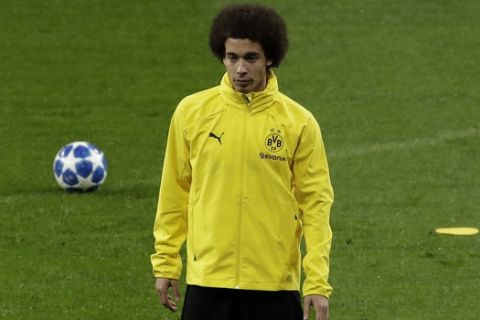 Borussia Dortmund's Axel Witsel takes part during a training session at Wanda Metropolitano stadium in Madrid, Spain, Monday, Nov. 5, 2018. Atletico will play Borussia Dortmund Tuesday in a Group A Champions League soccer match. (AP Photo/Manu Fernandez)