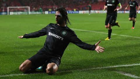 LISBON, PORTUGAL - NOVEMBER 20:  Georgios Samaras of Celtic celebrates scoring his goal to make it 1-1 during the UEFA Champions League, Group G match between SL Benfica and Celtic FC at Estadio da Luz on November 20, 2012 in Lisbon, Portugal.  (Photo by Julian Finney/Getty Images)
