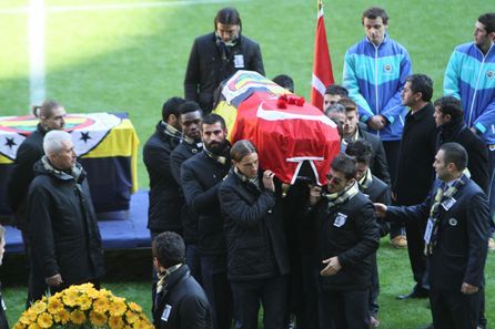 O Eρντογάν στην κηδεία του Λεφτέρ!
