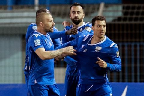 Οι παίκτες της Λαμίας πανηγυρίζουν το γκολ του Ντέλετιτς επί της ΑΕΛ