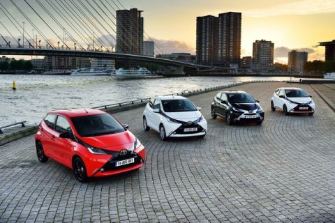 Η Toyota στην πρώτη θέση και το 2016