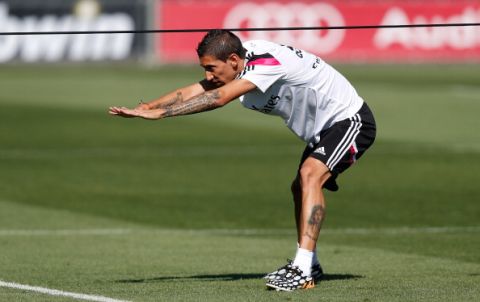 MADRID, SPAIN - AUGUST 07:  Angel di Maria of Real Madrid exercises during a training session at Valdebebas training ground on August 7, 2014 in Madrid, Spain.  (Photo by Antonio Villalba/Real Madrid via Getty Images)