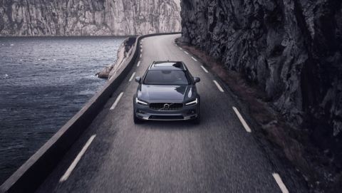 The refreshed Volvo V90 Cross Country Recharge T8 plug-in hybrid in Thunder Grey