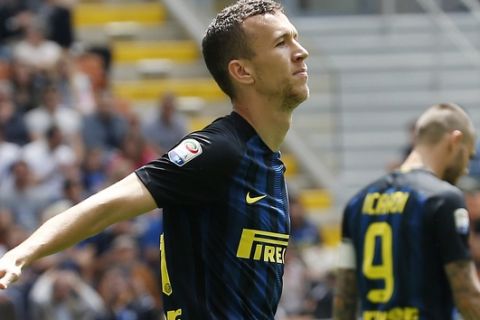 Inter Milan's Ivan Perisic reacts after missing a scoring chance during the Serie A soccer match between Inter Milan and Sassuolo at the San Siro stadium in Milan, Italy, Sunday, May 14, 2017. (AP Photo/Antonio Calanni)