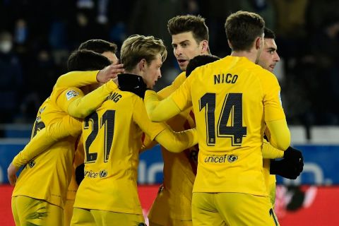 Οι παίκτες της Μπαρτσελόνα πανηγυρίζουν γκολ που σημείωσαν κόντρα στην Αλαβές για τη La Liga 2021-2022 στο "Μεντιθορόσα", Βιτόρια | Κυριακή 23 Ιανουαρίου 2022