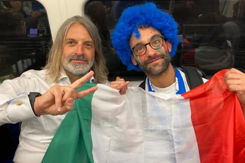 Ο Αντρέα Παλομπαρίνι στο Λονδίνο με φίλο της Ιταλίας