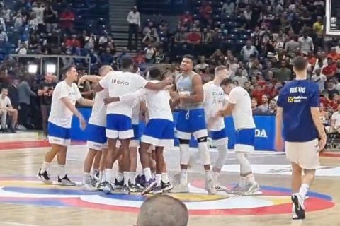 Αποστολή EuroBasket: Η είσοδος της Εθνικής στο παρκέ της Stark Arena