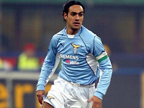 06 Jan 2002:  Alessandro Nesta of Lazio in action during the Serie A match between Inter Milan and Lazio, played at the Giuseppe Meazza Stadium, Milan.    DIGITAL IMAGE Mandatory Credit: Allsport UK/Getty Images