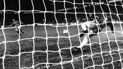 Steaua Bucharest's goalkeeper Helmuth Duckadam stops the fourth and last Barcelona penalty kick giving the Romanian team the victory in the European Champions' Cup soccer final in Seville, Spain on May 7, 1986. (AP Photo/Fernando Ricardo)