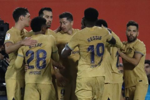 Οι παίκτες της Μπαρτσελόνα πανηγυρίζουν γκολ που σημείωσαν κόντρα στη Μαγιόρκα για τη La Liga 2022-2023 στο "Βίζιτ Μαγιόρκα", Μαγιόρκα | Σάββατο 1 Οκτωβρίου 2022