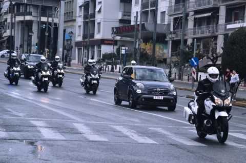 Με ποιο Fiat κυκλοφορεί ο Πάπας στην Αθήνα