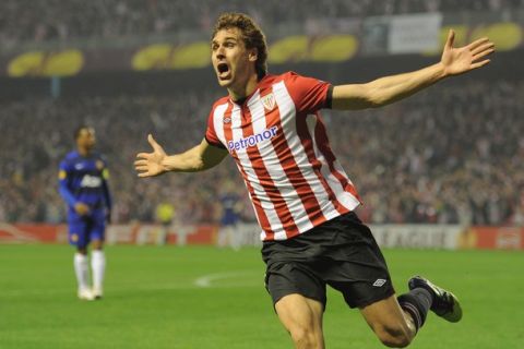 BILBAO, SPAIN - MARCH 15:  Fernando Llorente of Bilbao celebrates scoring to make it 1-0 during the UEFA Europa League Round of 16 second leg match between Manchester United and Athletic Bilbao at San Mames Stadium on March 15, 2012 in Bilbao, Spain.  (Photo by Michael Regan/Getty Images)