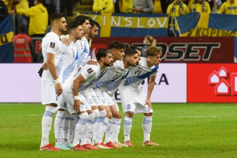 Οι παίκτες της Εθνικής Ελλάδας πριν από την αναμέτρηση με τη Σουηδία για τη φάση των προκριματικών ομίλων στην ευρωπαϊκή ζώνη του Παγκοσμίου Κυπέλλου 2022