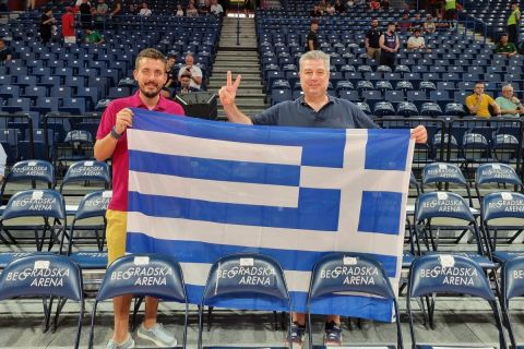 Αποστολή EuroBasket: Έλληνες ταξίδεψαν από Θεσσαλονίκη και Καβάλα στο Βελιγράδι για χάρη της Εθνικής