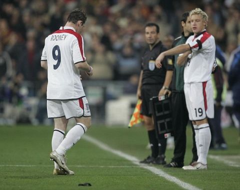 SPAIN V ENGLAND.BERNABAU STADIUM MADRID  17/11/2004
Pic Andy Hooper.........DAILY MAIL
ENGLANDS WAYNE ROONEY IS SUBBED