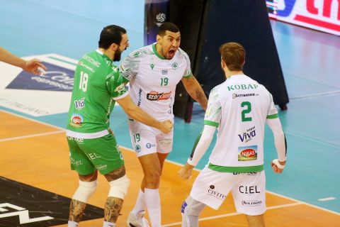 ΠΑΟΚ - Παναθηναϊκός 1-3: Οι "πράσινοι" άλωσαν το Παλατάκι και αγκάλιασαν την πρόκριση στους τελικούς της Volley League