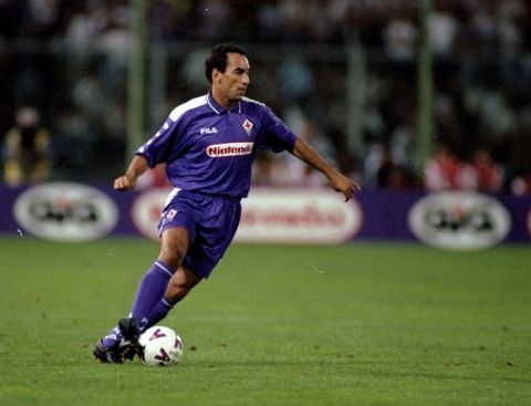 Sep 1998  Edmundo of Fiorentina in action during a Pre-Season match against Lazio played at the Stadio Communale in Florence, Italy. \ Mandatory Credit: Allsport UK /Allsport