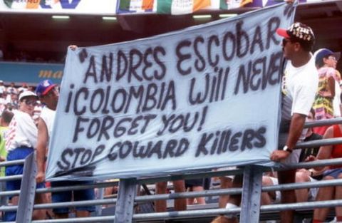 1994 World Cup Finals, Orlando, USA, 4th July, 1994, Holland 2 v Republic of Ireland 0, Fans pay tribute to murdered Colombian footballer Andreas Escobar  (Photo by Bob Thomas/Getty Images)