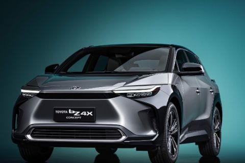 Το πρώτο αμιγώς ηλεκτρικό Toyota bZ4X Concept