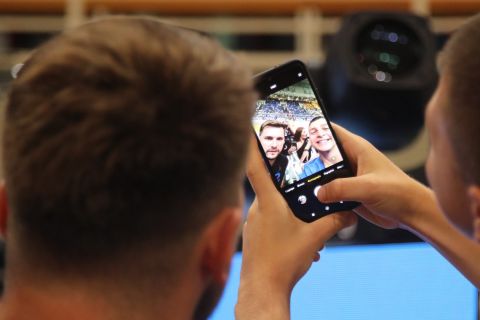 Η selfie του Ντόντσιτς με νεαρό φίλαθλο