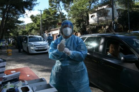 Κορονοϊός: 800 νέα κρούσματα στην Ελλάδα, 32 νεκροί και 362 διασωληνωμένοι