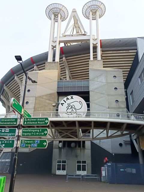 Άγιαξ - ΑΕΚ: Το εντυπωσιακό άγαλμα του Γιόχαν Κρόιφ έξω από το γήπεδο - στολίδι στο Άμστερνταμ