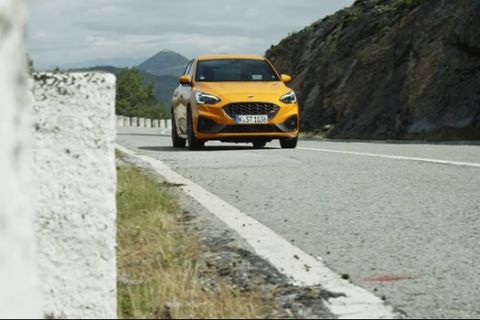 Το νέο Ford Focus ST σε πορτογαλικά στροφιλίκια