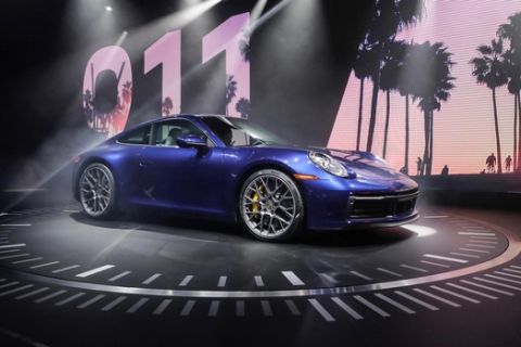 Αποκαλύφθηκε η νέα Porsche 911 