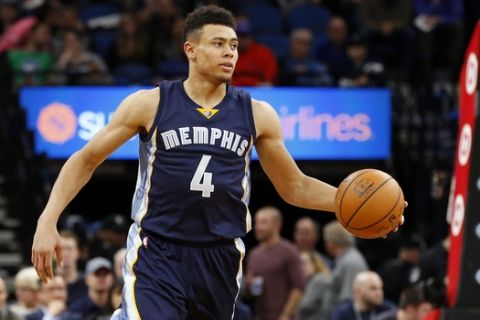 Memphis Grizzlies' Wade Baldwin IV plays against the Minnesota Timberwolves in the second half of an NBA basketball game Tuesday, Nov. 1, 2016, in Minneapolis. The Timberwolves won 116-80. (AP Photo/Jim Mone)
