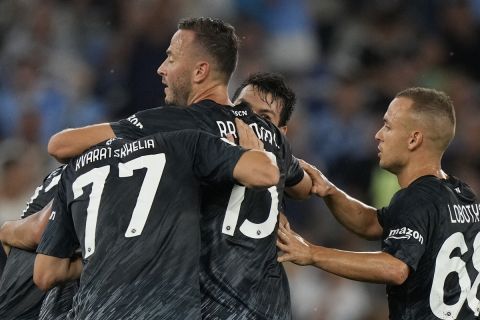 Οι παίκτες της Νάπολι πανηγυρίζουν γκολ που σημείωσαν κόντρα στη Λάτσιο για τη Serie A 2022-2023 στο "Ολίμπικο", Ρώμη | Σάββατο 3 Σεπτεμβρίου 2022