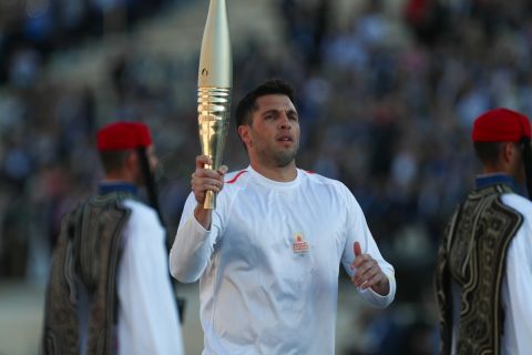 Ο Γιάννης Φουντούλης στην τελετή παράδοσης της Ολυμπιακής φλόγας