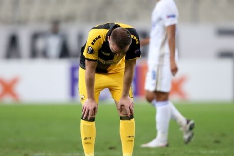 Ο Μουαμέρ Τάνκοβιτς απογοητευμένος μετά την ήττα της ΑΕΚ από τη Λέστερ για τη δεύτερη αγωνιστική των ομίλων του Europa League. 