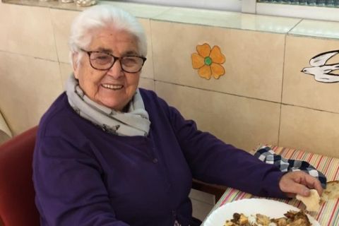 Κορονοϊός: Η 95χρονη προγιαγιά του Φάμπρεγκας ξεπέρασε τον ιό
