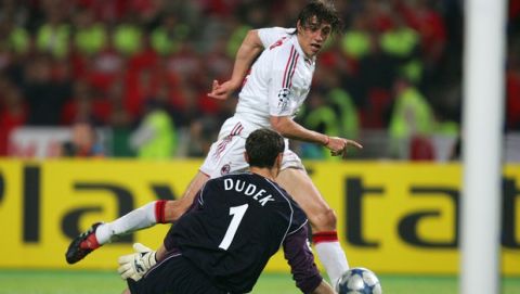 AC Milan's Hernan Crespo scores the 2nd goal past Liverpool's Jerzy Dudek during the UEFA Champions League Final between AC Milan and Liverpool at the Ataturk Olympic Stadium in Turkey, Istanbul Wednesday May 25, 2005. (AP Photo/Thomas Kienzle)