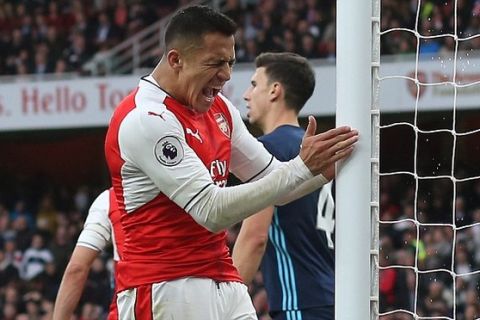 22 October 2016 Premier League Football - Arsenal v Middlesbrough :
Alexis Sanchez of Arsenal shows his anger during the 0-0 draw.
Photo: Mark Leech