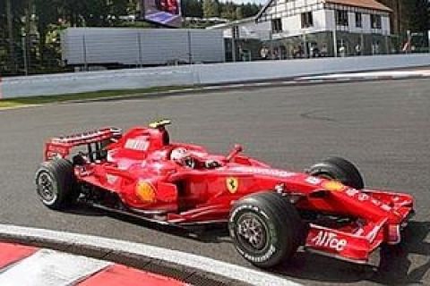 1-2 η Ferrari, στην pole ο Κίμι
