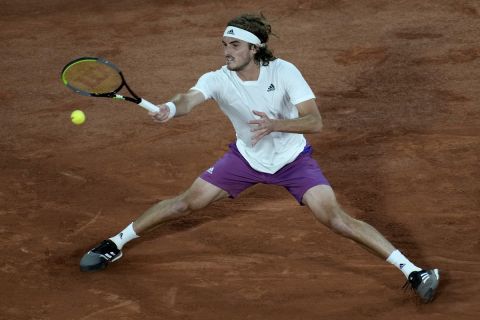 Ο Στέφανος Τσιτσιπάς στο Roland Garros απέναντι στον Σαρντί