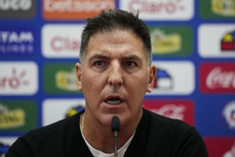 Ο προπονητής της Χιλής παραιτήθηκε κατά τη διάρκεια της συνέντευξης Τύπου
