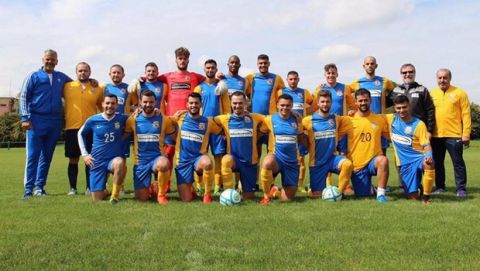 Ομάδα ποδοσφαίρου από Έλληνα ιερέα ιδρύθηκε στην Αγγλία
