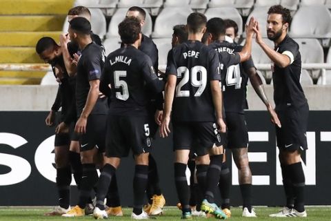 Οι παίκτες της Γρανάδα πανηγυρίζουν το γκολ κόντρα στην Ομόνοια στο Europa League