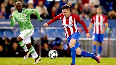 Jetro Willems (15) PSV Eindhoven's player. Kevin Gameiro (21) Atletico de Madrid's player.UCL Champions League between Atletico de Madrid vs PSV Eindhoven at the Vicente Calderon stadium in Madrid, Spain, November 22, 2016 .