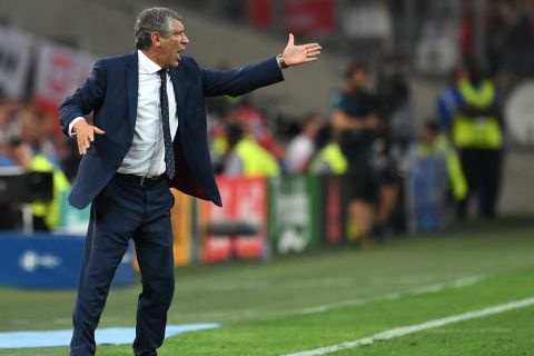 Portugal's coach Fernando Santos  gestures during the Euro 2016 quarter-final football match between Poland and Portugal at the Stade Velodrome in Marseille on June 30, 2016. / AFP / FRANCISCO LEONG        (Photo credit should read FRANCISCO LEONG/AFP/Getty Images)