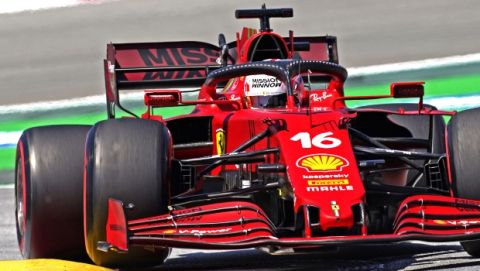 Η Ferrari "ορατή απειλή" για τις Mercedes και RBR